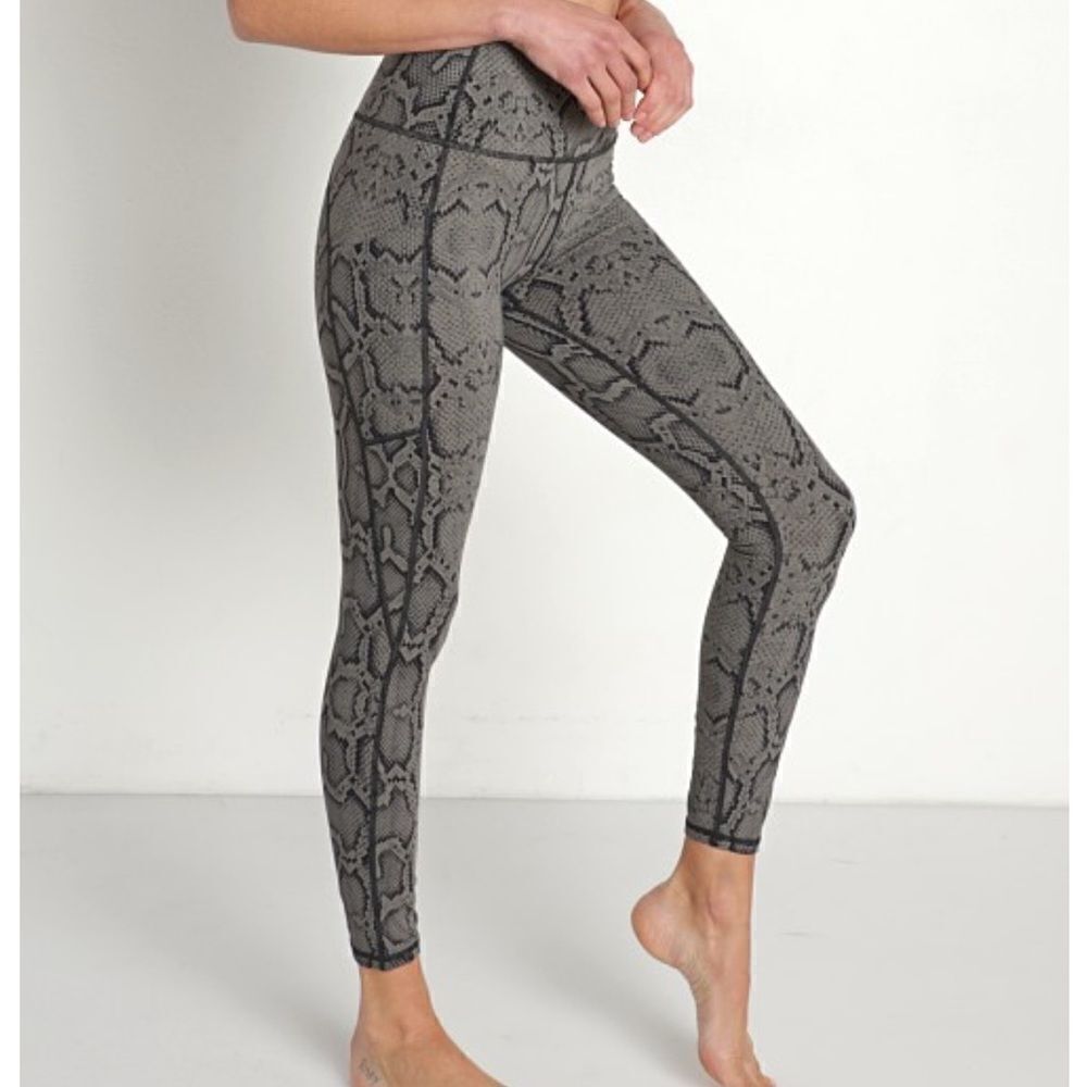 VARLEY Lets Go Pocket 25" Legging Olive Snake Size Medium